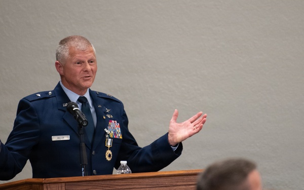 Brigadier general retires after 40 years