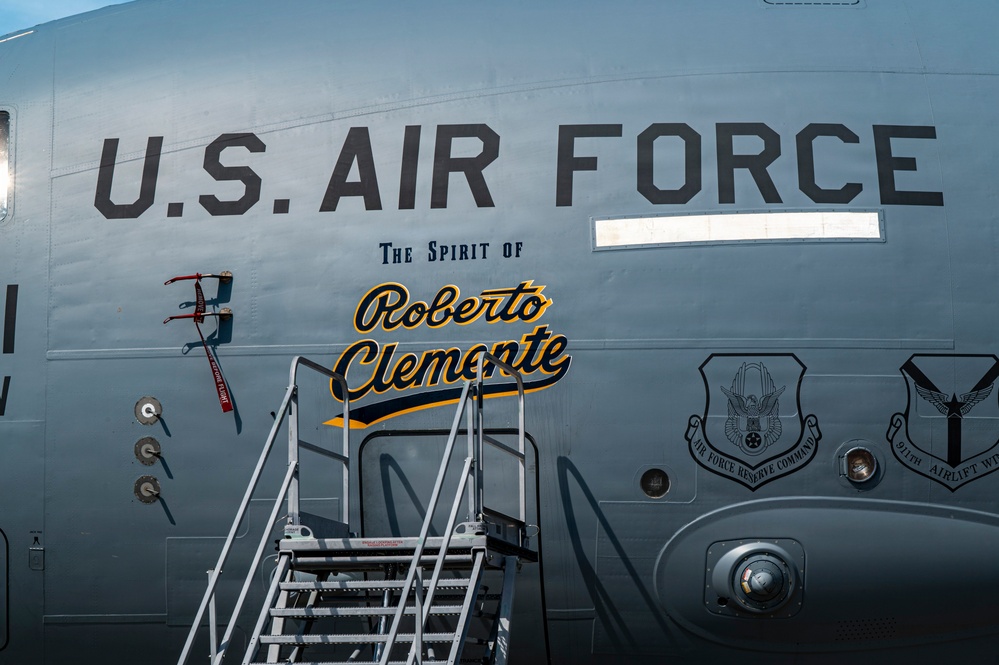 The Spirit of Roberto Clemente: 911th AW honors “The Great One”