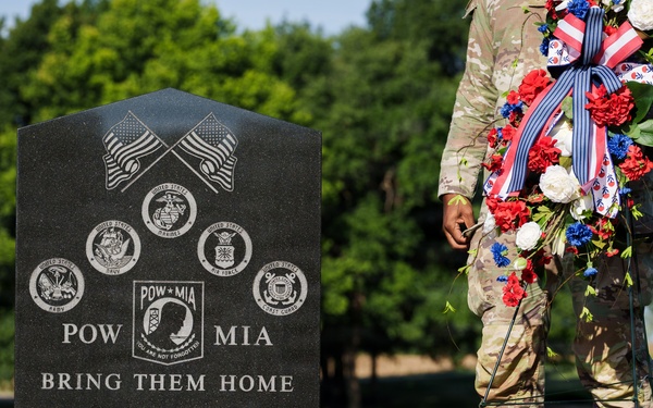 Whiteman AFB Honor Guard performs POW/MIA wreath-laying ceremony