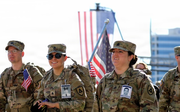 Soldiers participate in 9/11 memorial run