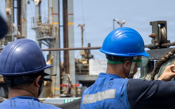 Delbert D. Black Conducts Replenishment-at-Sea with USNS Henry J. Kaiser