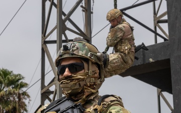 UNITAS 26 | U.S. Marines and Partners Conduct Rappel Training in Peru
