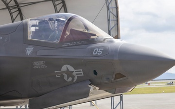 VMFA-533 strengthens U.S. Pacific presence through flight operation