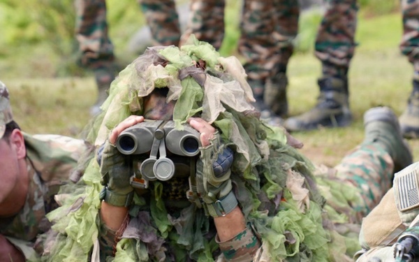 U.S., Indian Army Soldiers train together on counterterrorism operations during Yudh Abhyas 2026