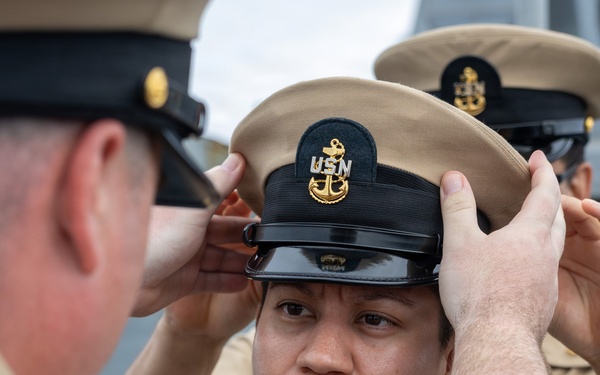USS Mustin conducts chief petty officer pinning ceremony