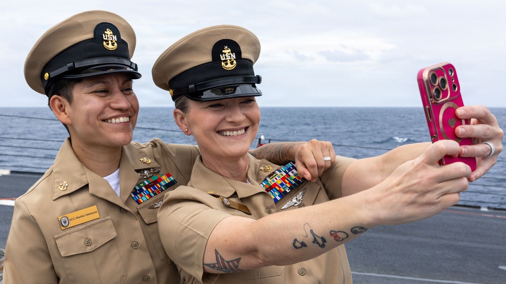 USS Mustin conducts chief petty officer pinning ceremony