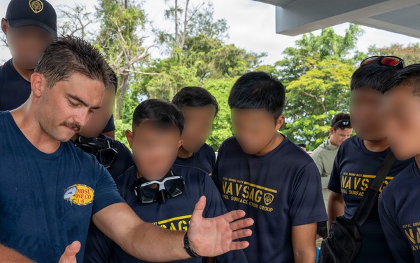 CTF 75.1.3 and CTF 73.6 conduct underwater navigation technology training with the Royal Brunei Navy