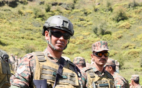 U.S., Indian Army Soldiers train together on counterterrorism operations during Yudh Abhyas 2026