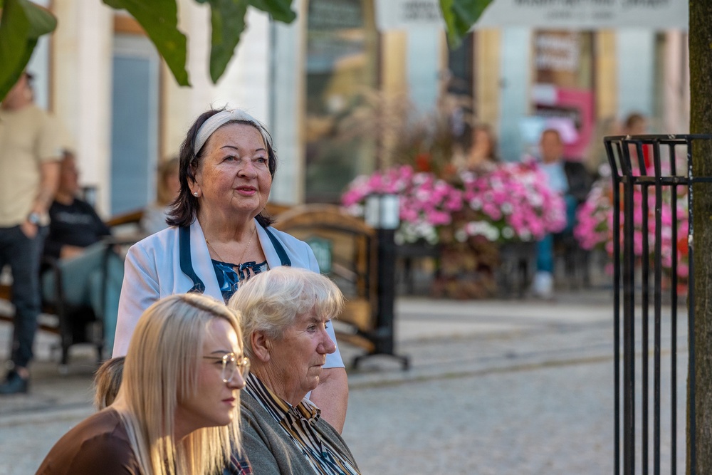 1ID Band Energizes Bolesławiec