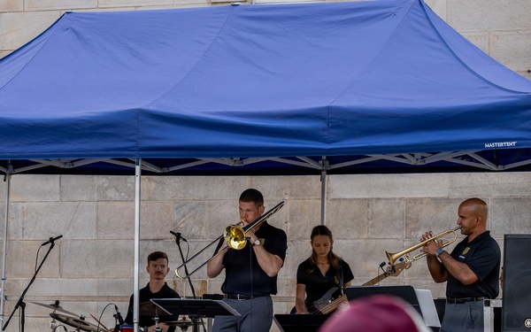 1ID Band Energizes Bolesławiec