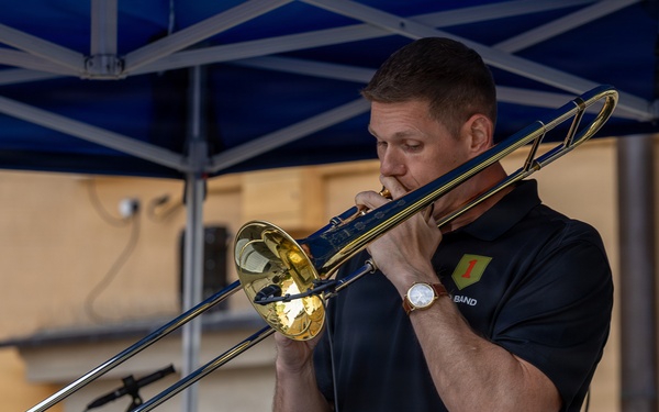 1ID Band Energizes Bolesławiec