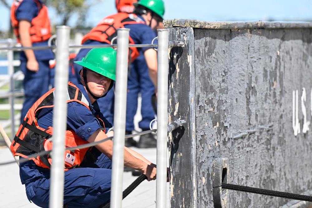 Training Center Cape May Recruit Seamanship