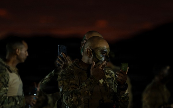 Chilean soldier prepares for the jungle during SV26