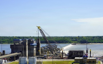 Critical repairs underway at Olmsted Locks and Dam