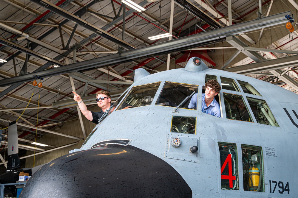 Missouri Rep. Sam Graves staff delegates tour the 139th Airlift Wing