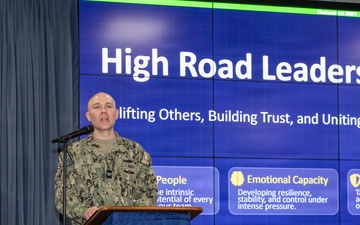 Norfolk Naval Shipyard's Capt. Downs Leads Leadership Insight Series Discussion Sept. 15