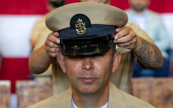 Kearsarge Conducts Chuef Pinning