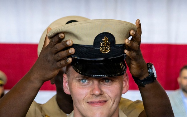 Kearsarge Conducts Chuef Pinning