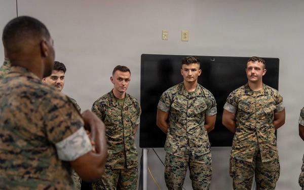Brig. Gen. Williamson Recognizes Cyber Marines at Camp Lejeune
