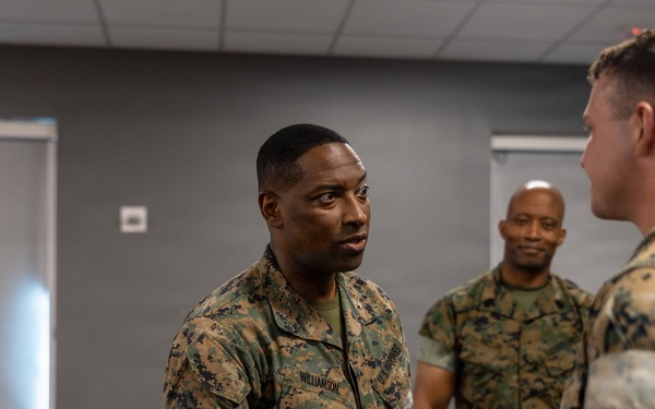 Brig. Gen. Williamson Recognizes Cyber Marines at Camp Lejeune