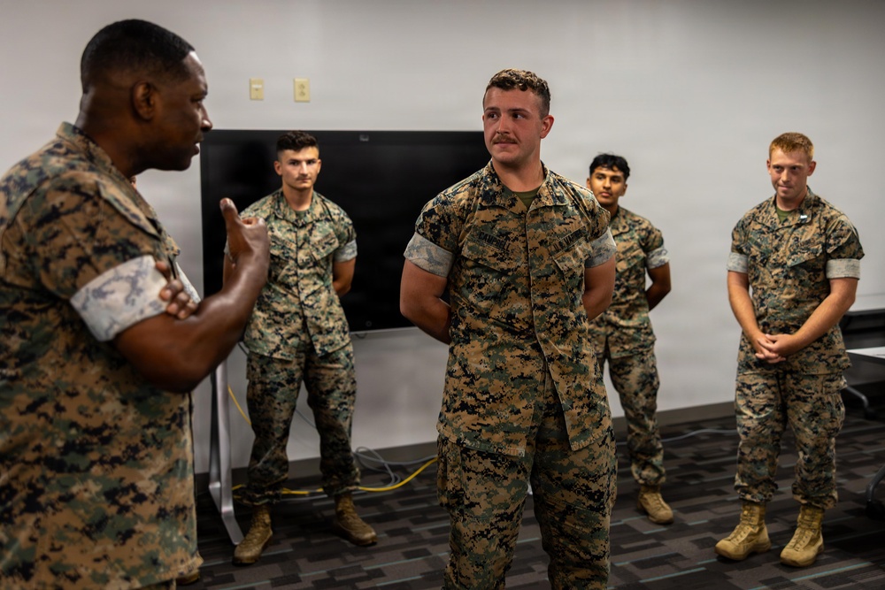 Brig. Gen. Williamson Recognizes Cyber Marines at Camp Lejeune