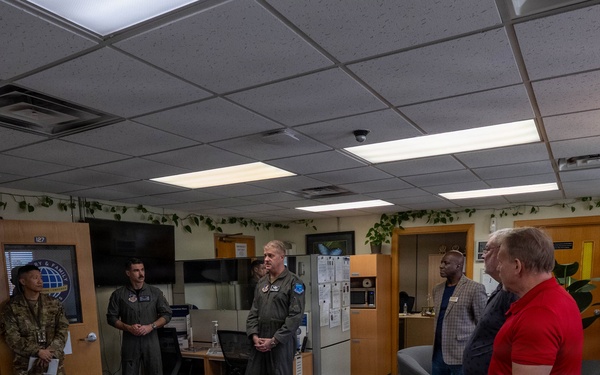 7th AF CC visits the Wolf Pack
