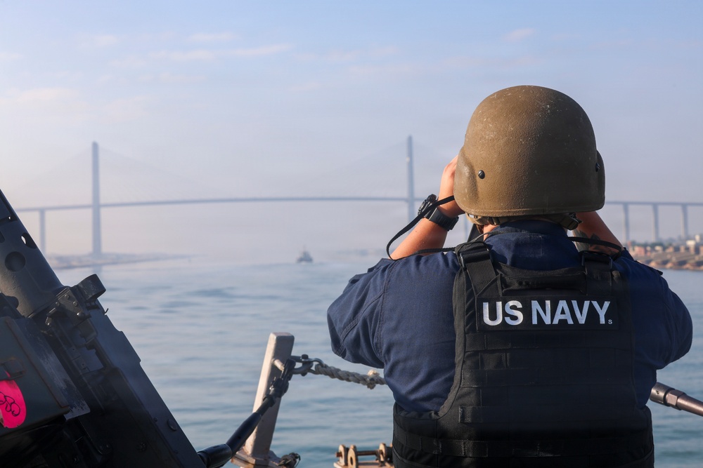 USS Oscar Austins transits the Suez Canal