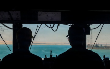 USS Oscar Austins transits the Suez Canal