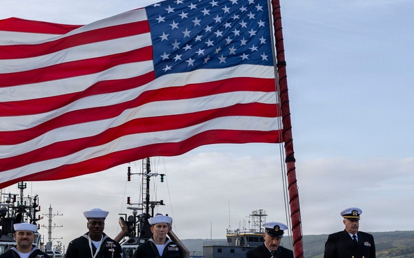9/11 Memorial Service aboard DDG 117