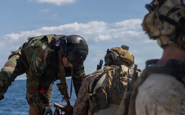 Recon Marines train with African forces to take on elicit maritime activity