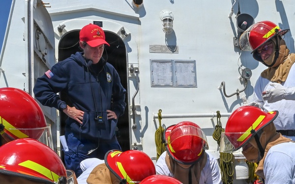 USCGC Bertholf Conducts Man-overboard Procedure Training in the Banda Sea