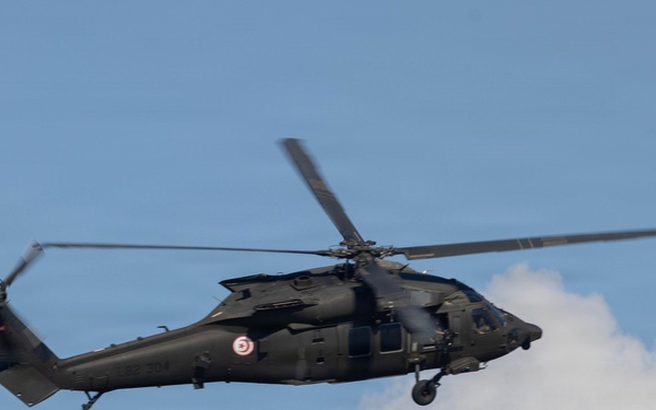Recon Marines train with African forces to take on elicit maritime activity