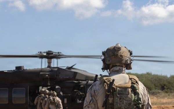 Recon Marines train with African forces to take on elicit maritime activity