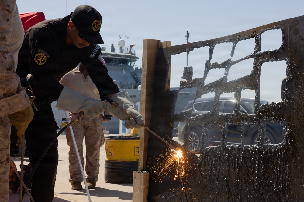 Recon Marines train with African forces to take on elicit maritime activity