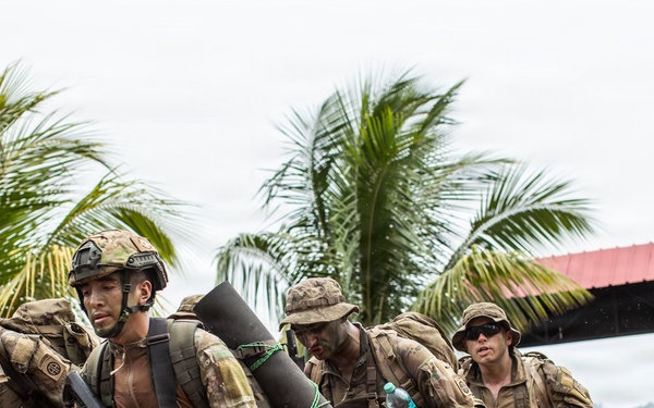 Multinational Soldiers return to Jungle School from field training exercise, SV26