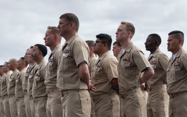 USS Carl Vinson (CVN 70) hosts chief petty officer pinning ceremony