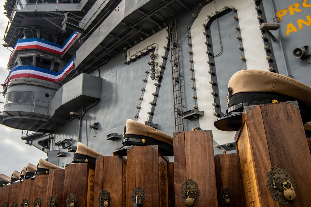 USS Carl Vinson (CVN 70) hosts chief petty officer pinning ceremony