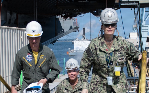 USS John C. Stennis (CVN 74) Welcomes Aboard Commander, U.S. Fleet Forces Command
