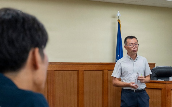 Tokyo Law students tour Kadena Air Base
