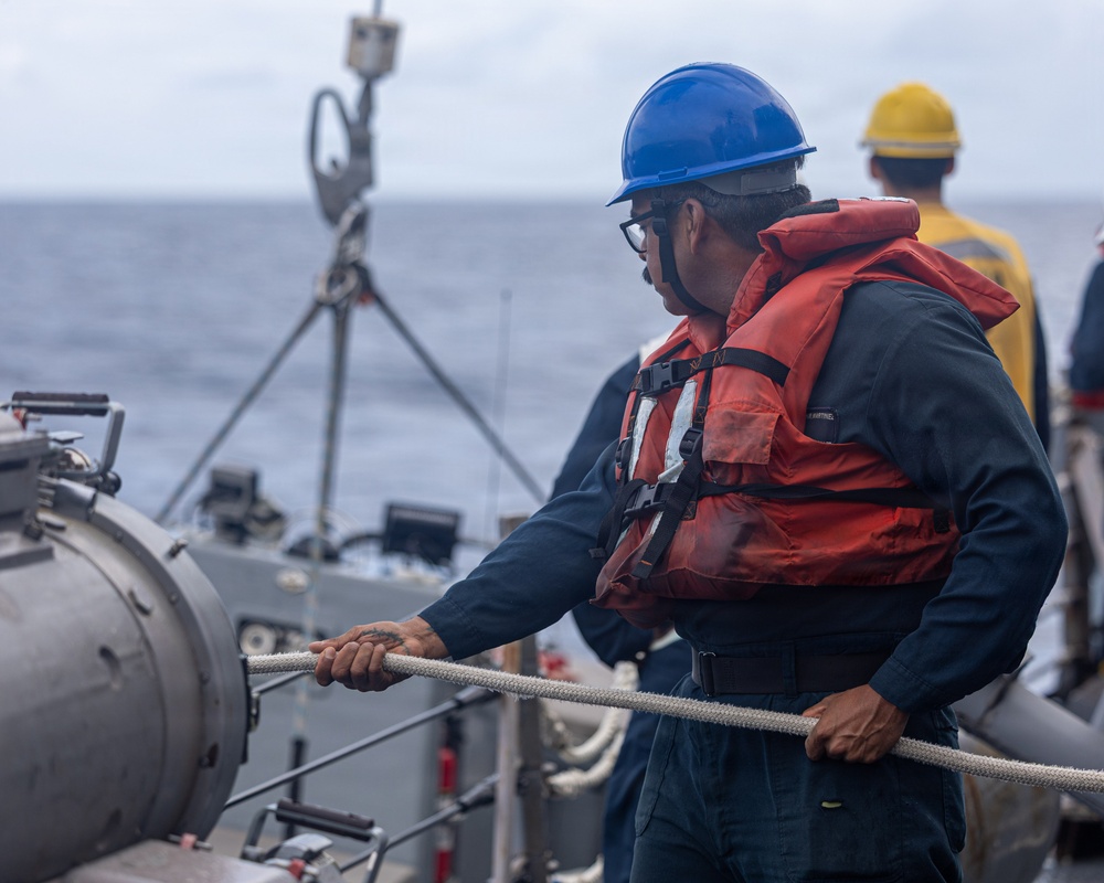 USS Mustin conducts VBSS boat operations