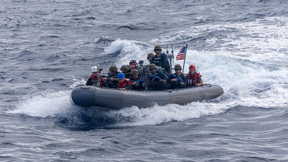 USS Mustin conducts VBSS boat operations
