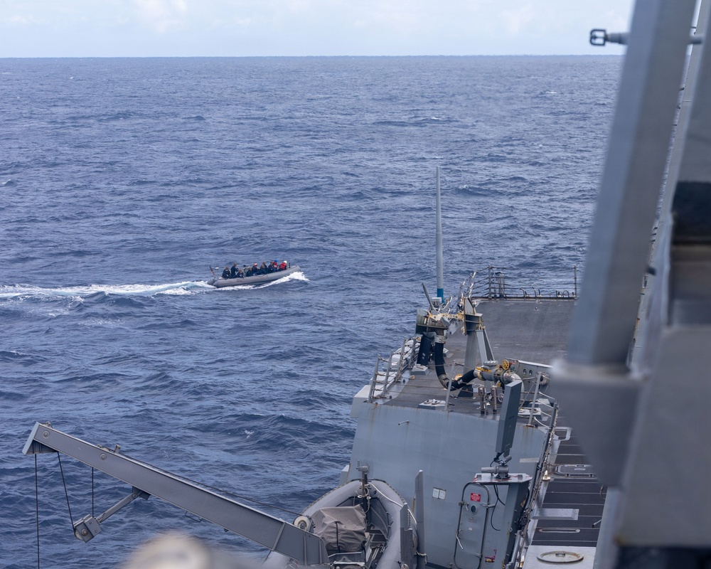 USS Mustin conducts VBSS boat operations