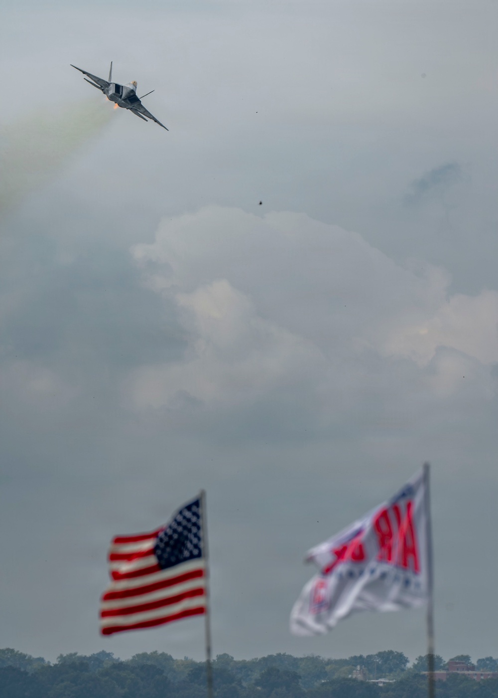 F-22 Demo Team rips three days of flares for 2026 Cleveland Air Show