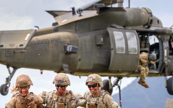 25th CAB and DIVARTY Conduct Live-Fire Gun Raid