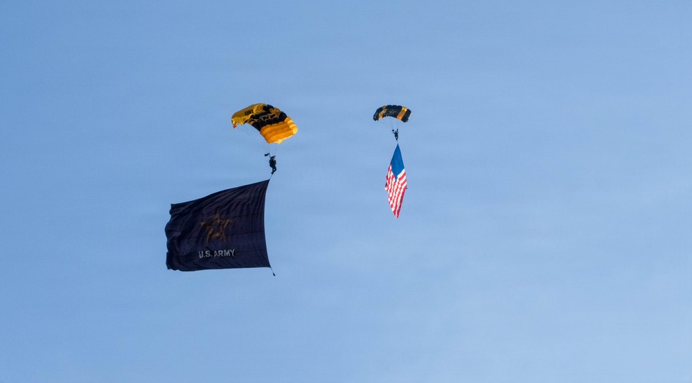 Golden Knights Fly Army, American Flags Over St. Louis