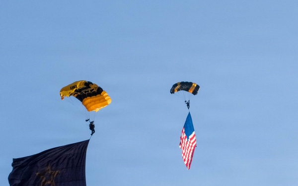 Golden Knights Fly Army, American Flags Over St. Louis