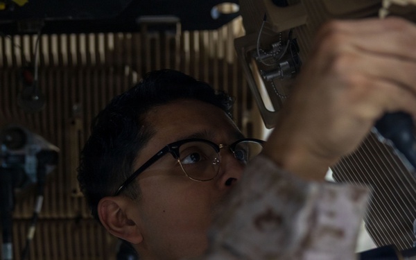 11th MEU Marines Set Up A Radar