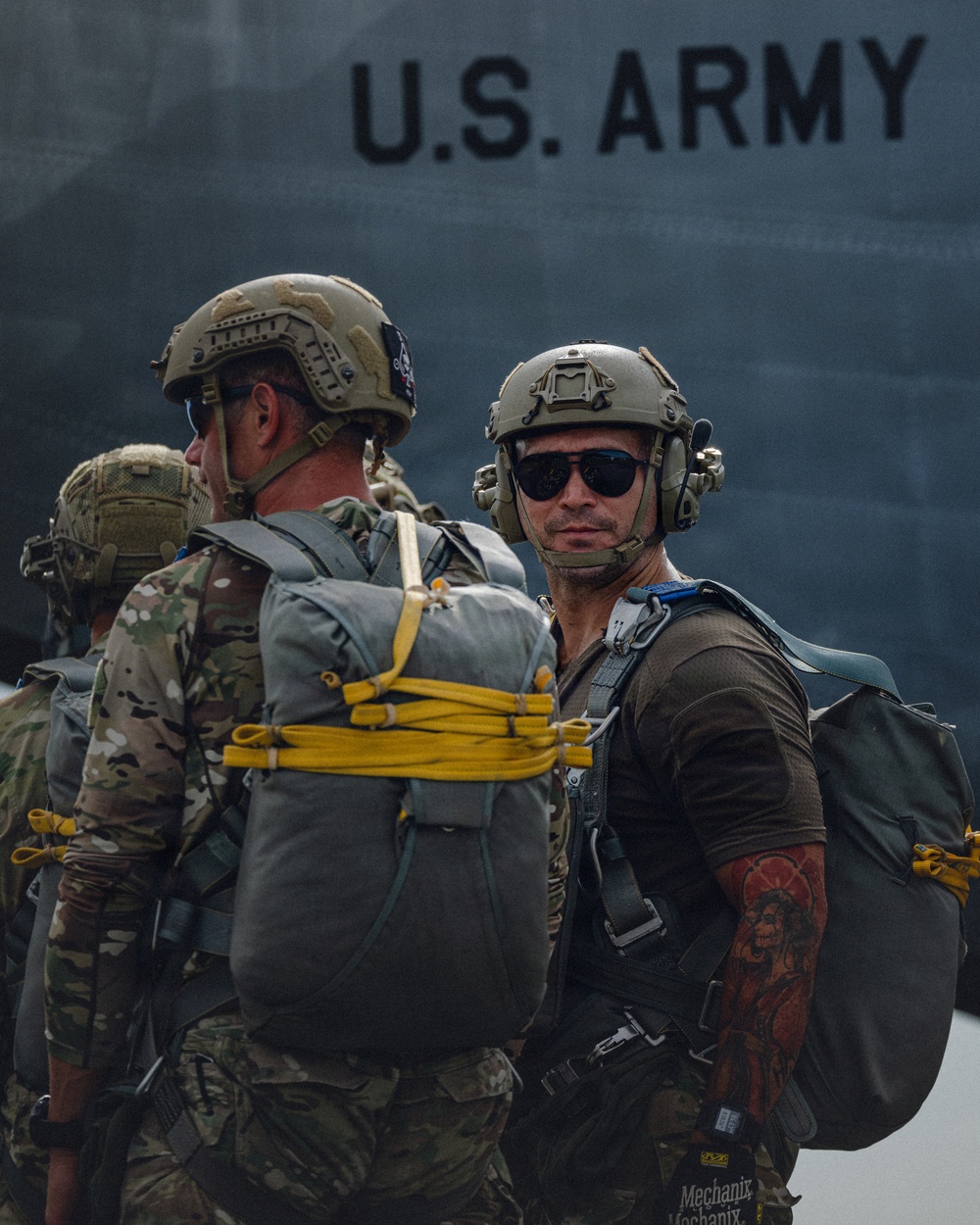 Fighting Soldiers From the Sky