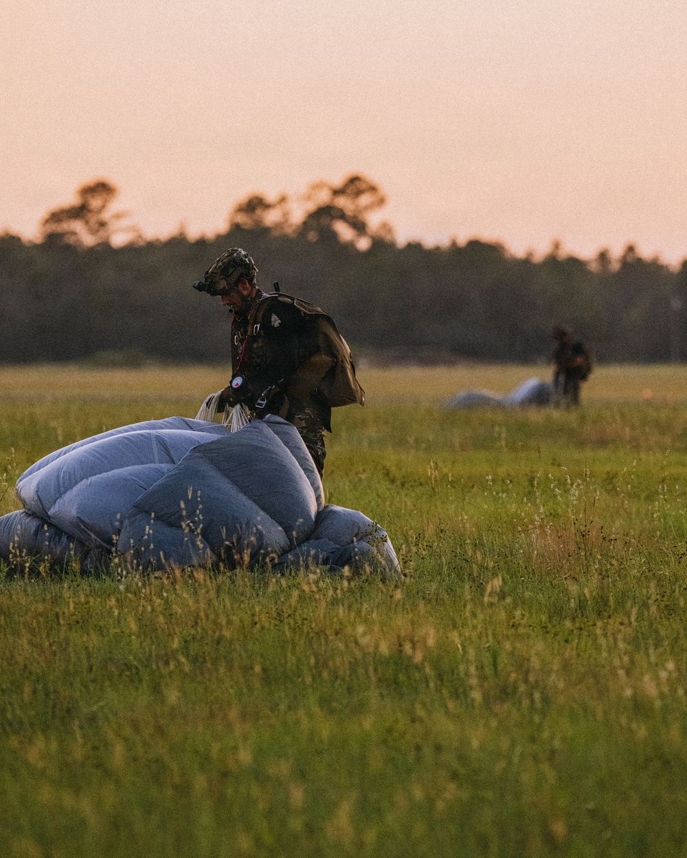 Fighting Soldiers From the Sky