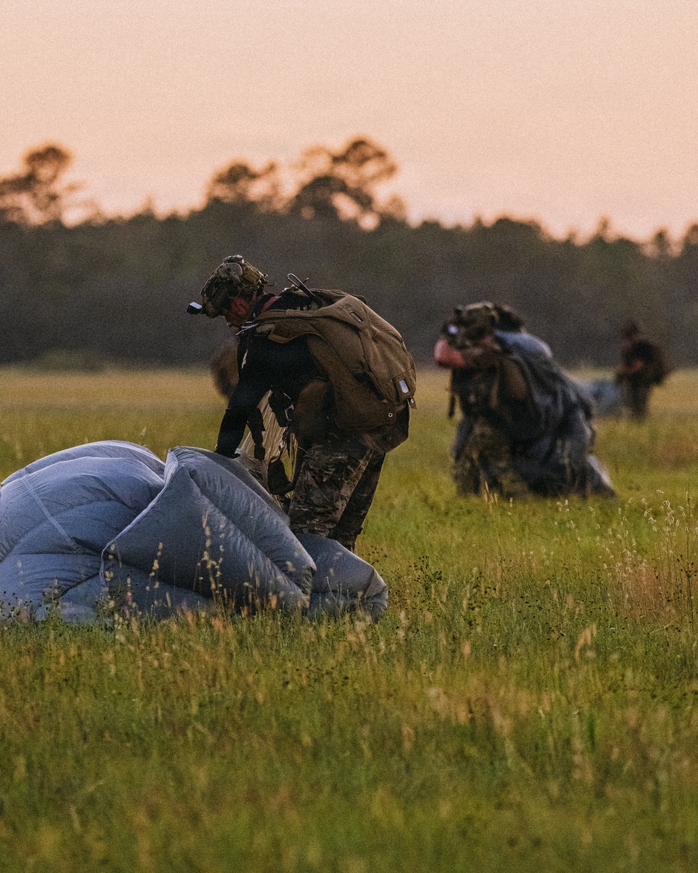 Fighting Soldiers From the Sky